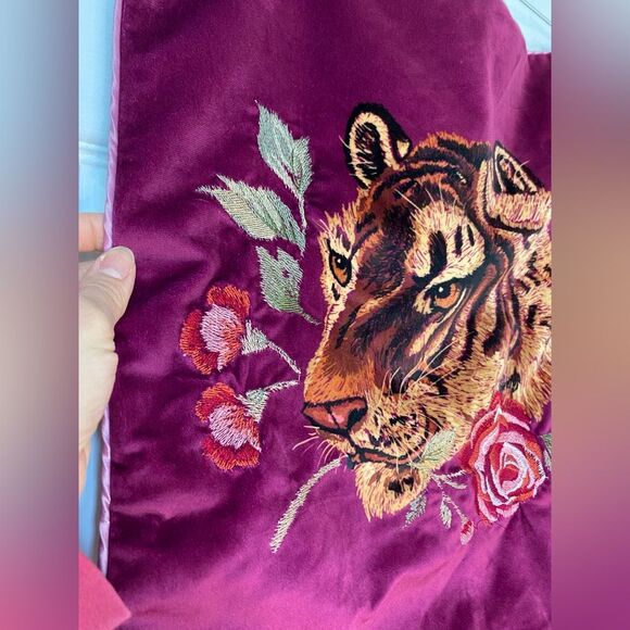 Rich Purple Tiger & Flower Decorative Pillowcase - Picture 2 of 7